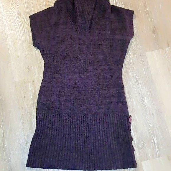 Cap-sleeved Juniors Cowl Neck Sweater Size: Med - Picture 2 of 4